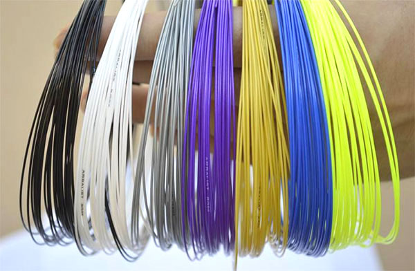 初學者該怎么選擇羽毛球線呢？快來看看！